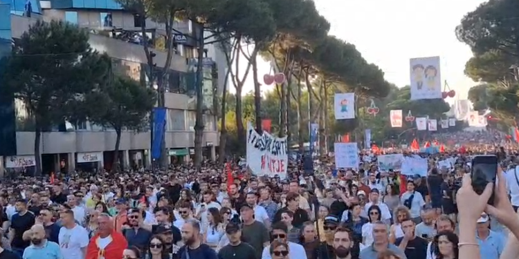“Nesër më shumë”, qytetarët njoftojnë tubimin e radhës kundër ndërtimeve në Zvërnec