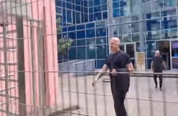 Pas më shumë se 5 orësh, Igli Tare del nga ambientet e SPAK, ‘kyç’ gojën për mediat