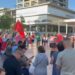Zvërneci/ Qytetarët e Vlorës sërish në protestë te Sheshi i Flamurit, brohorasin “Rama ik”