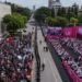Përballje në zemër të kryeqytetit/ Rama në festë, protestuesit në bulevard kërkojnë dorëheqjen e tij