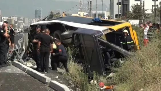 Përditësohet bilanci i aksidentit në autostradën Durrës–Tiranë: Një viktimë dhe 12 të plagosur
