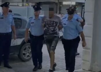 Pranga për Besnik Kolndreun, dyshohet se fshehu makinën e atentatit ndaj çiftit Mujeci