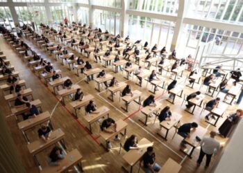 Matura Shtetërore/ 26 mijë nxënës i nënshtrohen sot provimit të Matematikës