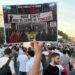“Mirë është mos ta çojmë me penallti”, protestuesit ‘flasin’ përmes pankartave