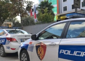 Mashtrime me kreditë online, arrestohen çifti në Korçë