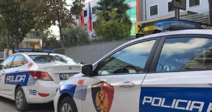 Mashtrime me kreditë online, arrestohen çifti në Korçë