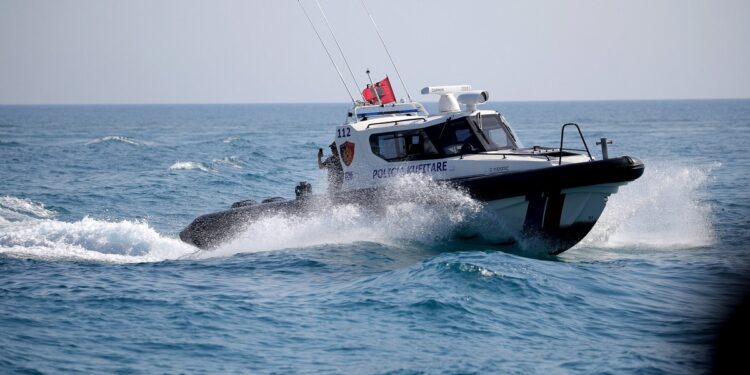 Aksident detar në Ksamil, përplaset skafi i policisë, një viktimë
