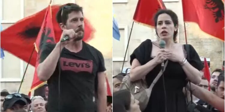 Turistët italian flasin në protestën para Kryeministrisë: Shqipëria ka një popull krenar, vazhdoni