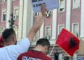Pankartat më pikante në protestë: O Ramë mblidh mend e kokës!