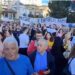 Kartoni i kuq për Kuvendin, protestuesi: Deputetët duhet të dalin jashtë loje