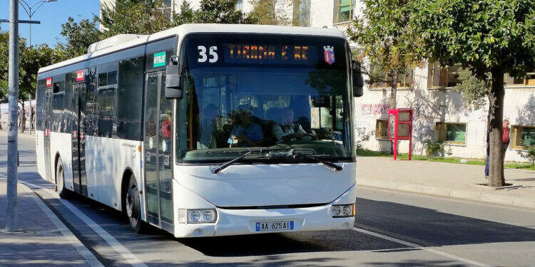 Transporti publik ende pa POS pas përfundimit të afatit, letër bankave për tarifat dhe kushtet