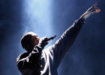 Pak ditë para koncertit të Kanye West, gjysma e biletave ende të pashitura, kush i mbulon kostot