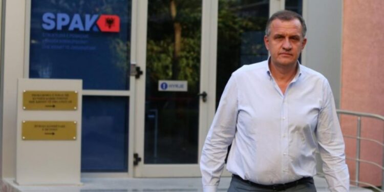 Lirohet nga burgu ish-ministri Ilir Beqaj