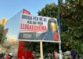 Pankartat pikante në protestë: Rruga për në BE kalon nga llogaridhënia!