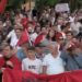 36 ditë revoltë në Tiranë, sheshi sërish i mbushur/ Aktivistja: Zëri i protestës po dëgjohet kudo