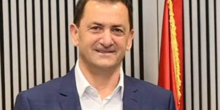 Vangjel Tavo i jep 250 milion lek tenderin pa garë vëllait të ish-deputetit socialist