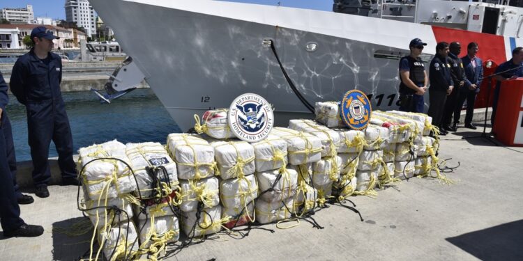 Dalin bisedat, si DEA amerikane u kapi 450 kg kokainë çunave të drogës në Spanjë: Vlonjatët e sollën…