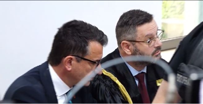 Nuk u paraqit në seancë, gjobitet avokati i Veliajt