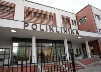 Plagosje me thikë brenda Poliklinikës në Shkodër