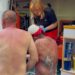 Gaz lotsjellës dhe piper, 17 persona përfundojnë në spital