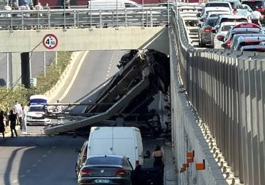 Aksidenti tragjik në rrethrrotullimin e Saukut, policia: Një i vdekur dhe dy të plagosur