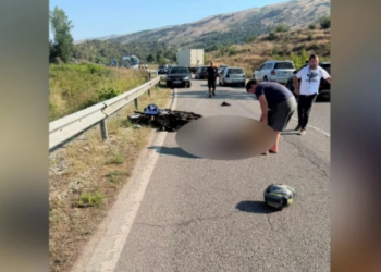 Aksident i rëndë në Gjirokastër-Tepelenë, drejtuesi i motoçikletës humb njërën këmbë