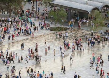 Alarmi demografik/ Gratë shqiptare më të moshuara se burrat, popullsia vijon të tkurret
