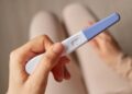 Kriza globale e fertilitetit: 54 milionë gra mbi 35 vjeç nuk arrijnë të mbeten shtatzënë