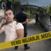 Pas krimit në Roskovec, autori kërcënon me vetëvrasje, ‘ngujohet’ brenda makinës