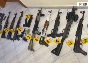 I zbulua bazë armësh në Fier, Prokuroria mbyll hetimet, dërgon në gjyq 38-vjeçarin