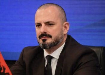 Drilon Bushati “vetshpallet Mbret” i Porti të Durrësit