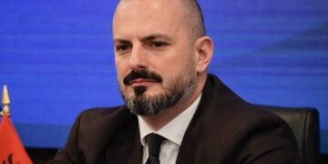 Drilon Bushati “vetshpallet Mbret” i Porti të Durrësit