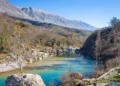 Rrezikonte mbytjen në lumin Vjosa në Këlcyrë, banori shpëton turisten 10-vjeçare