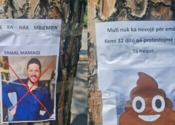 Protestuesit ngjisin pankarta në rrugët e Tiranës, në shënjestër artistët e “përkëdhelur” të qeverisë