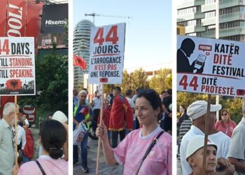 “Ne protestojmë, Rama feston”/ Pankartat nga protesta e 44 në Tiranë