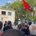 Protesta zhvendoset te Komisariati nr. 1 pas shoqërimit të protestuesve: Polici e krimit!