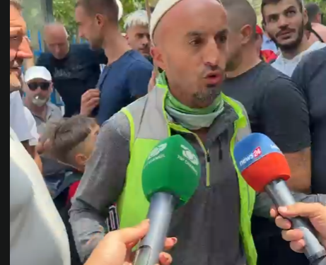 Aktivisti ironizon pas lirimit nga komisariati: U bënë xhelozë!