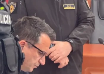 Pranoi se i dha telefonin Veliajt, ish-polici i Burgjeve: U ndikova nga pushteti i kryebashkiakut