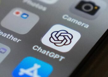 Kur ChatGPT bëhet “kolegu” i parë, ekspertët paralajmërojnë për një prirje të re në vendin e punës