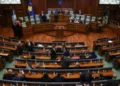 DW: Thellohet kriza politike në Kosovë për shkak të presidentit
