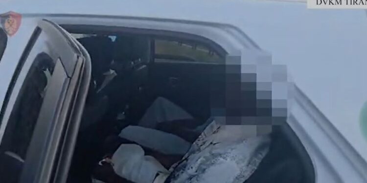 Strehoi 7 emigrantë nga Sudani për t’i dërguar drejt BE-së, arrestohet pronari i një hoteli në Vaqarr