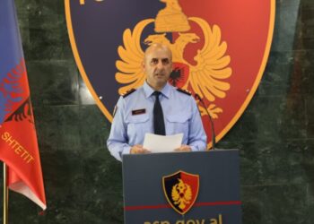 Celulari, alkooli dhe shpejtësia/ Ashpërsohet Kodi Rrugor, ja masat e reja