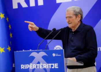 “Zyra e zezë” e Agasit në Bllok/ Berisha: Prokuroria ka videot e ministrave, deputetëve e zyrtarëve, por po i fshin nga hetimi