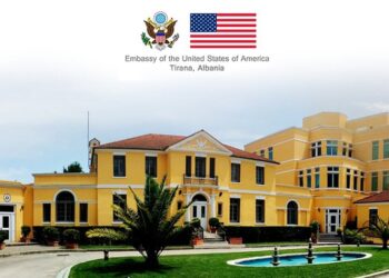 Ambasada e SHBA-së në Tiranë: Një vend që nuk prodhon dot anije dhe ilaçe, nuk mund të mbrojë popullin e tij