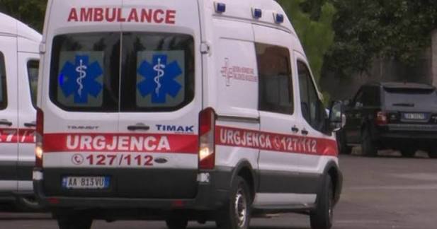 I mituri bie nga tarraca e banesës në Libohovë, dërgohet me urgjencë drejt Tiranës