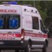 Makina përfundon në kanalin kullues në Poliçan, plagosen 3 anëtarë të së njëjtës familje