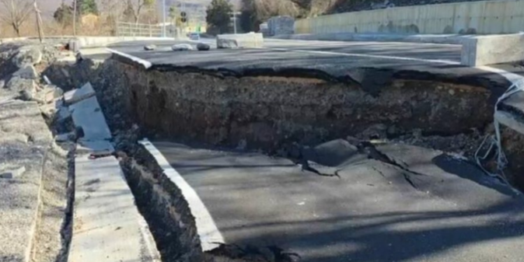 U shemb një muaj pas ndërtimit, shqiptarët paguajnë sërish! 930 mijë € për Unazën e Burrelit