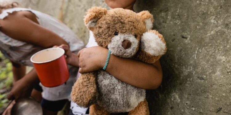 44% e fëmijëve rrezikojnë varfërinë ose përjashtimin social
