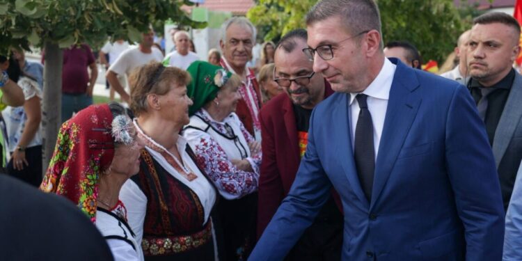 Debati për himnin shqiptar në festivalin e Prespës