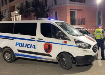 Tiranë/ Sherri për një ofendim degjeneron në të shtëna me armë, 10 persona nën hetim